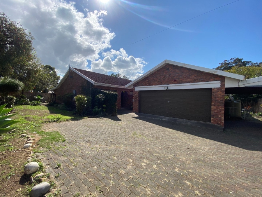 4 Bedroom Property for Sale in Nahoon Valley Park Eastern Cape